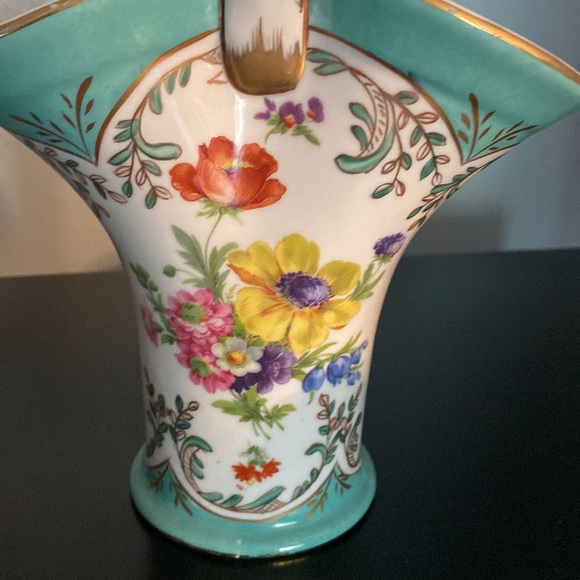 Paris Royal Peint La Main Porcelain Floral Basket - Picture 3 of 6